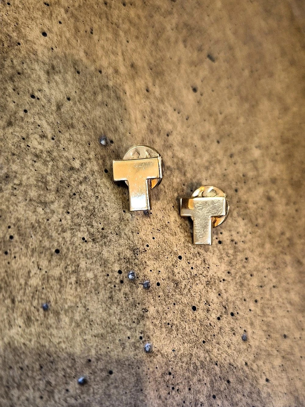 Tory Burch Icon Stud Earrings Gold